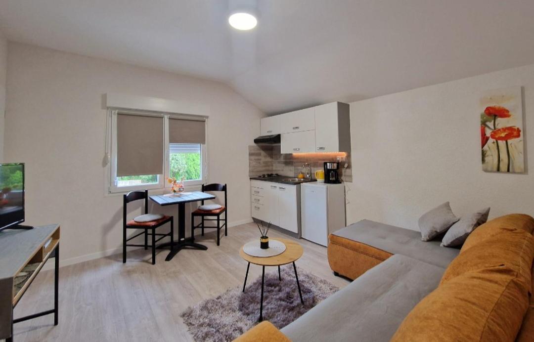 App & Beauty Loza Apartment ซัมบราทิยา ภายนอก รูปภาพ