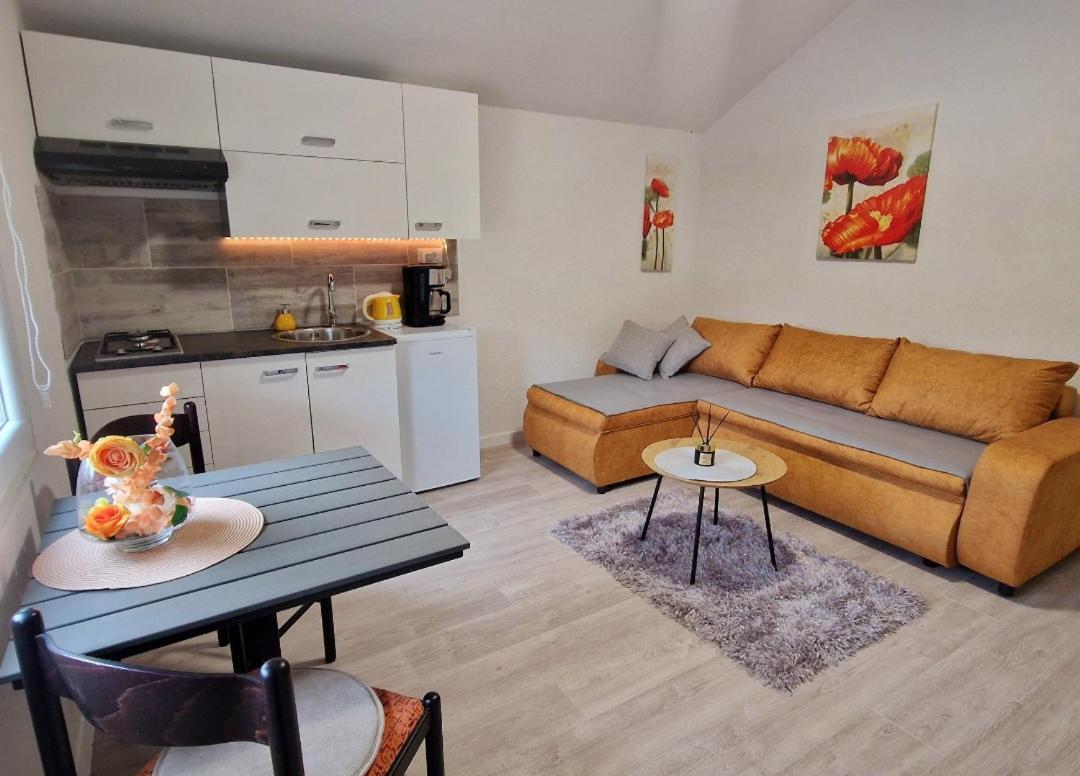 App & Beauty Loza Apartment ซัมบราทิยา ภายนอก รูปภาพ