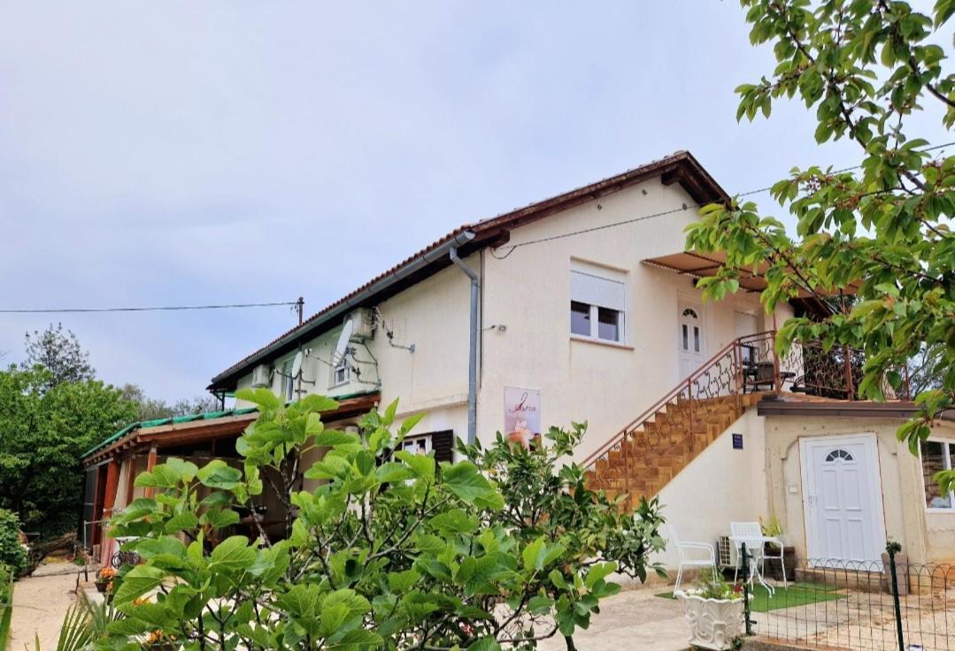App & Beauty Loza Apartment ซัมบราทิยา ภายนอก รูปภาพ